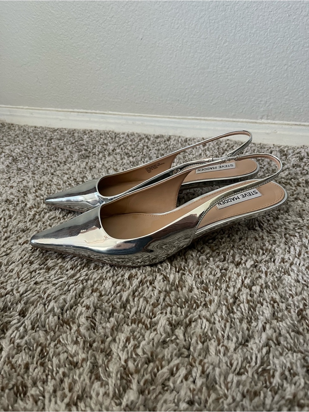 Steve Madden Metallic Silver Slingback Pointed-Toe Kitten Heels Women's Size 9